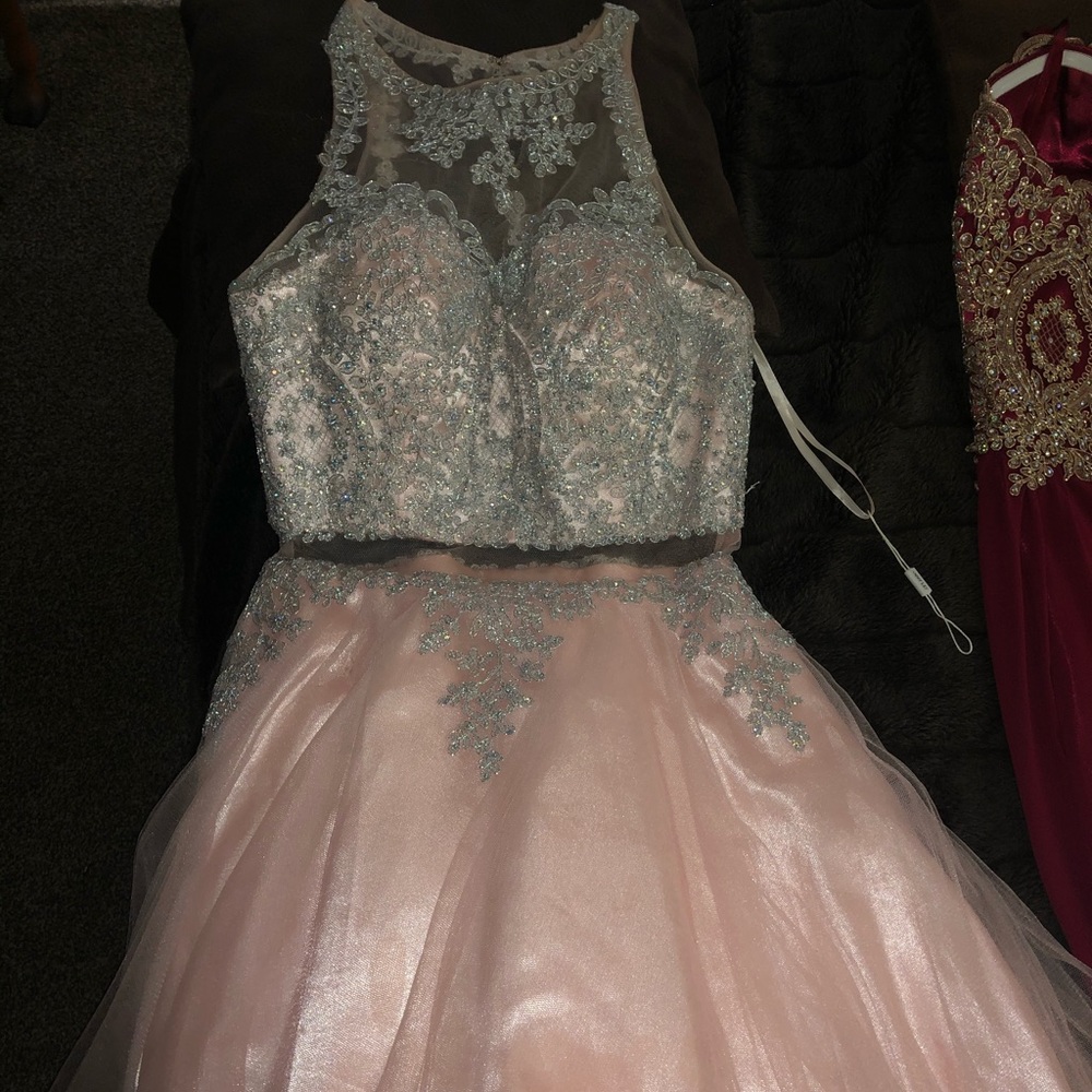 Party Dresses - Picture 2 of 6